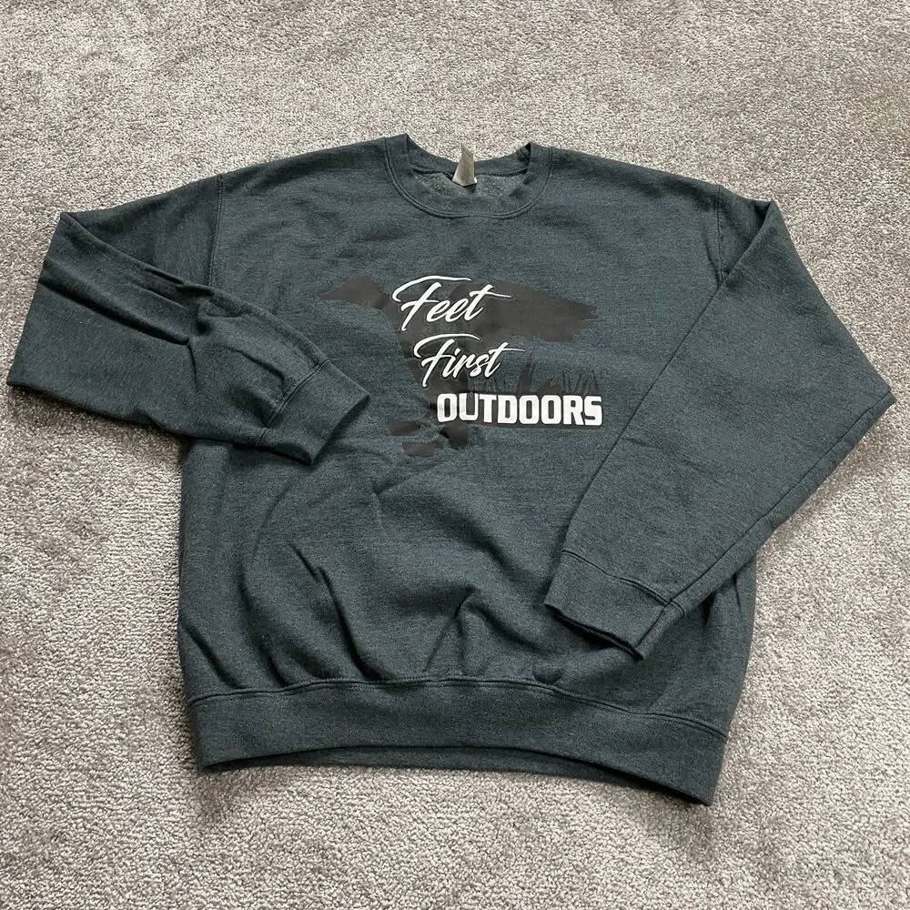 Gildan Heavy Blend Sweatshirt Mens Medium Gray Feet First Outdoors Logo Crew